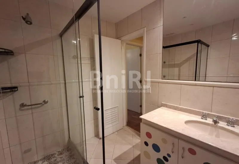 1 quarto e piso de madeira ou laminado: apartamento de 70 m² — photo 21