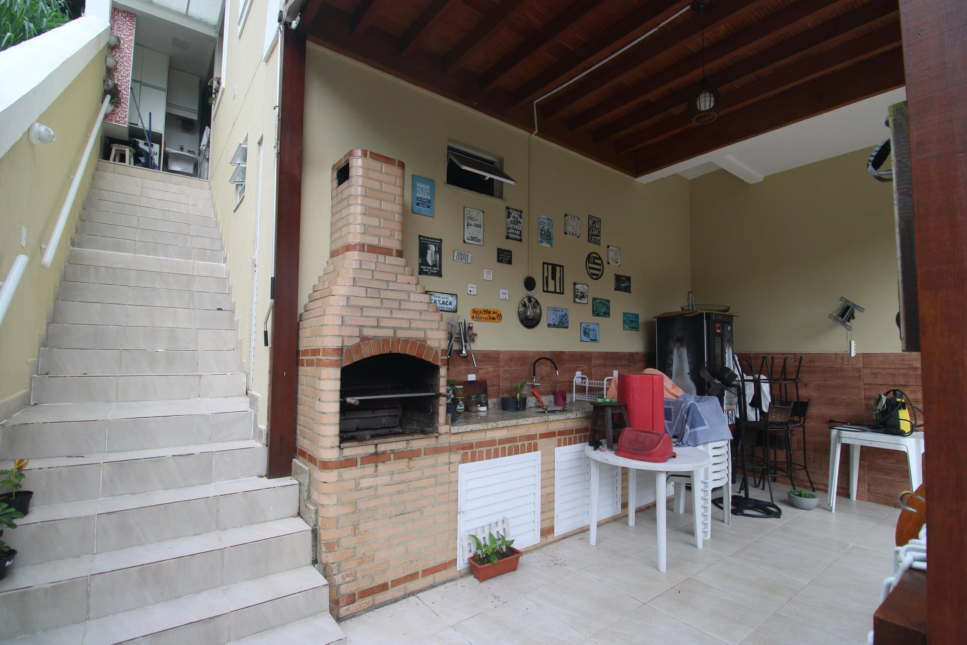 Casa mobiliada com 3 suítes e cozinha aberta com fogão a gás — photo 61