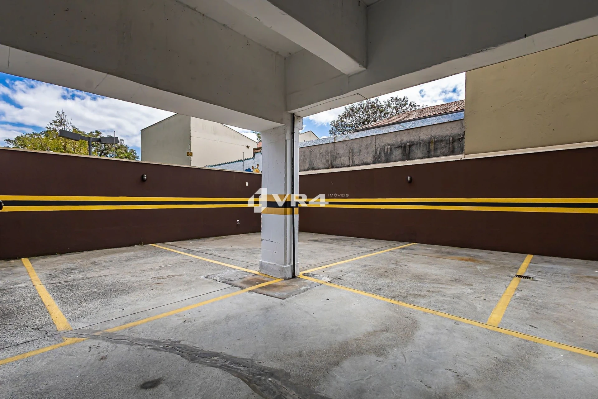 Furnished 1-bedroom apartment with 1 parking spot — photo 25