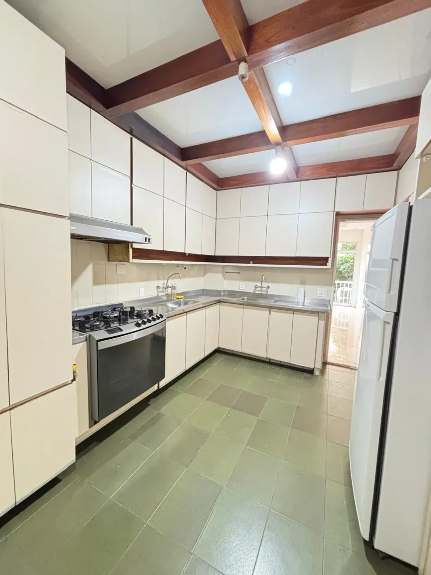 Apartamento sem mobília com ar-condicionado e 4 quartos — photo 31