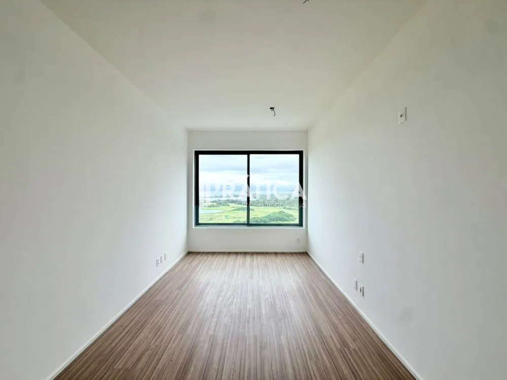 4-bedroom apartment in a building with an indoor pool — photo 32