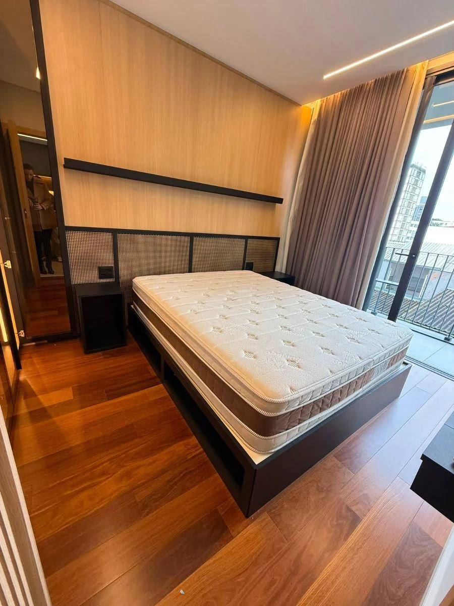 Furnished apartment, 53 m², with floor-to-ceiling windows — photo 3