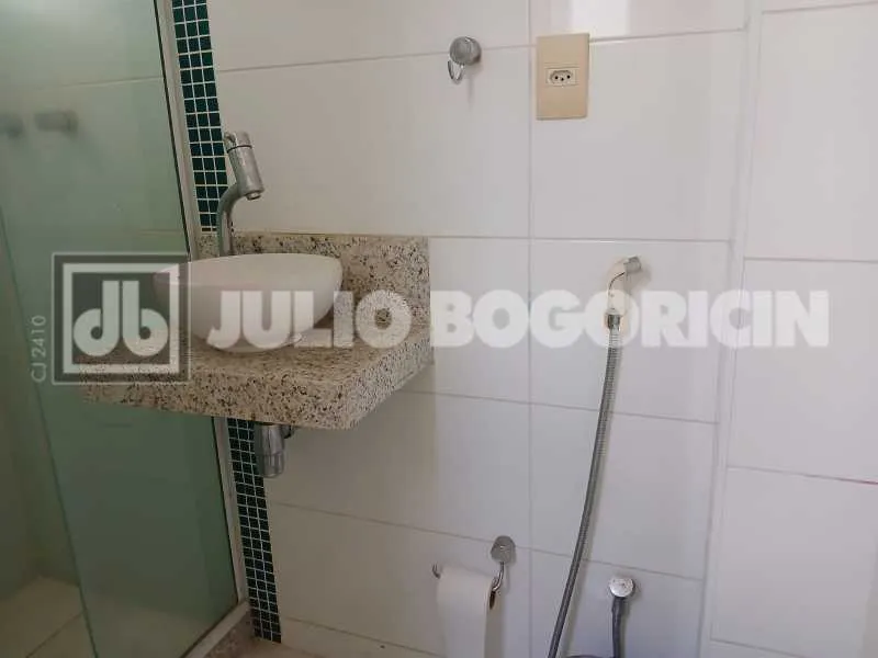 80 m² apartment with 3 bedrooms and 1 parking spot — photo 4