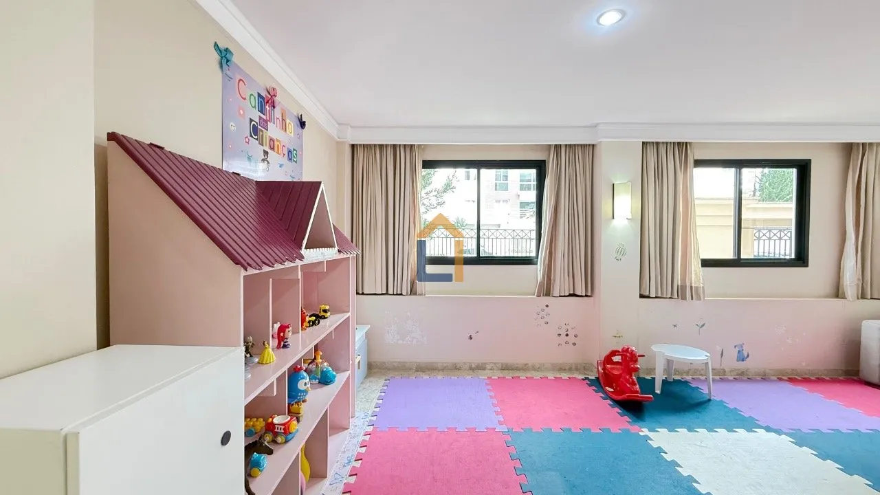 3-bedroom apartment with a washing machine in Curitiba — photo 38