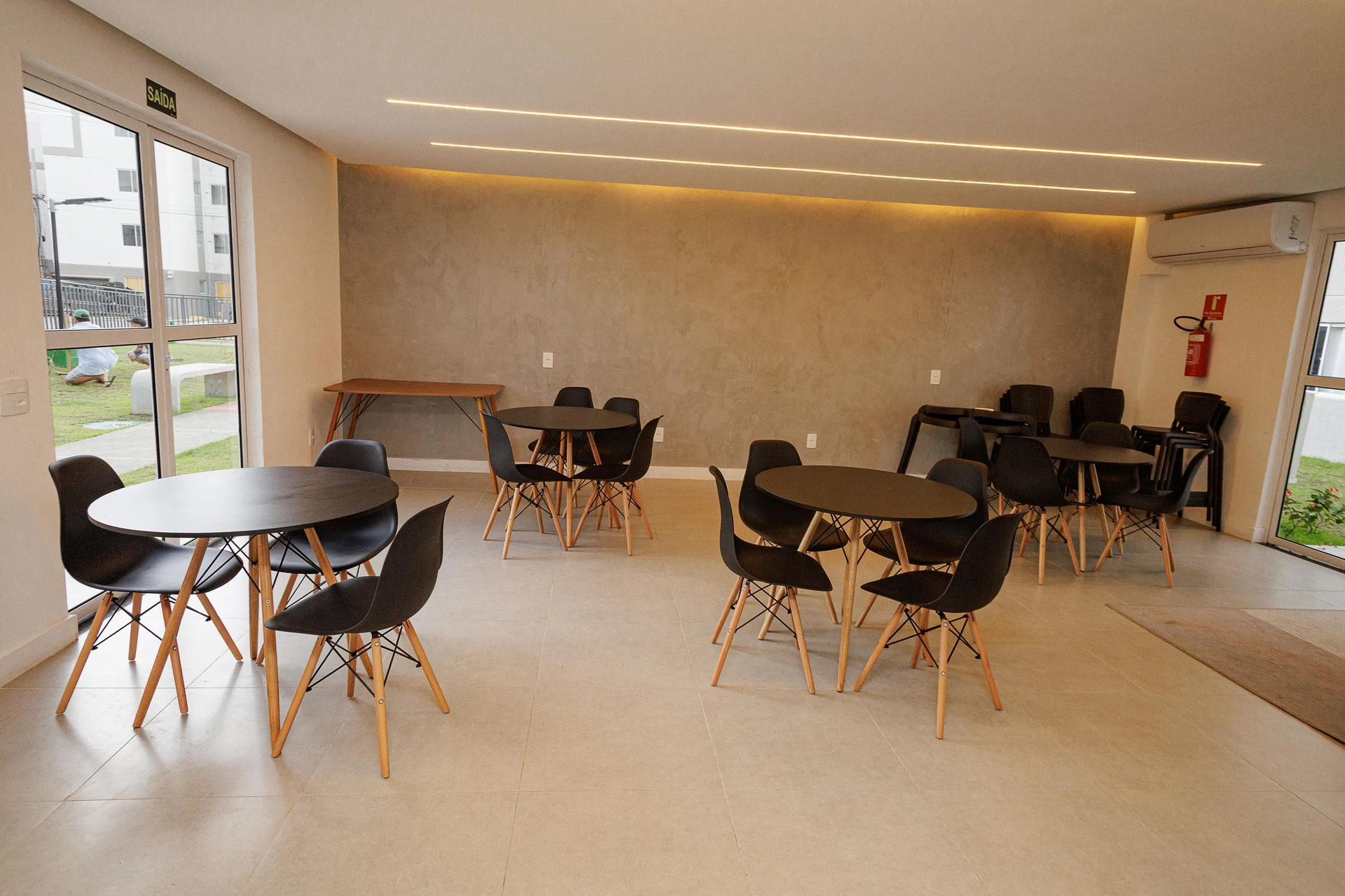 Unfurnished apartment with 2 bedrooms and 1 bathroom — photo 22