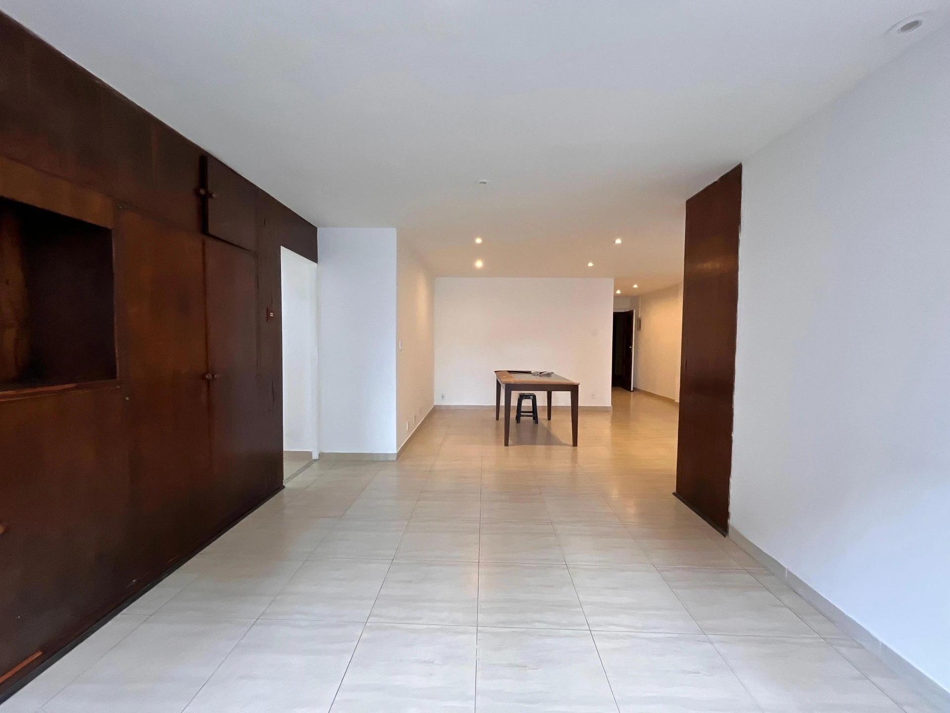 3-bedroom apartment with separate kitchen and electric stove — photo 7