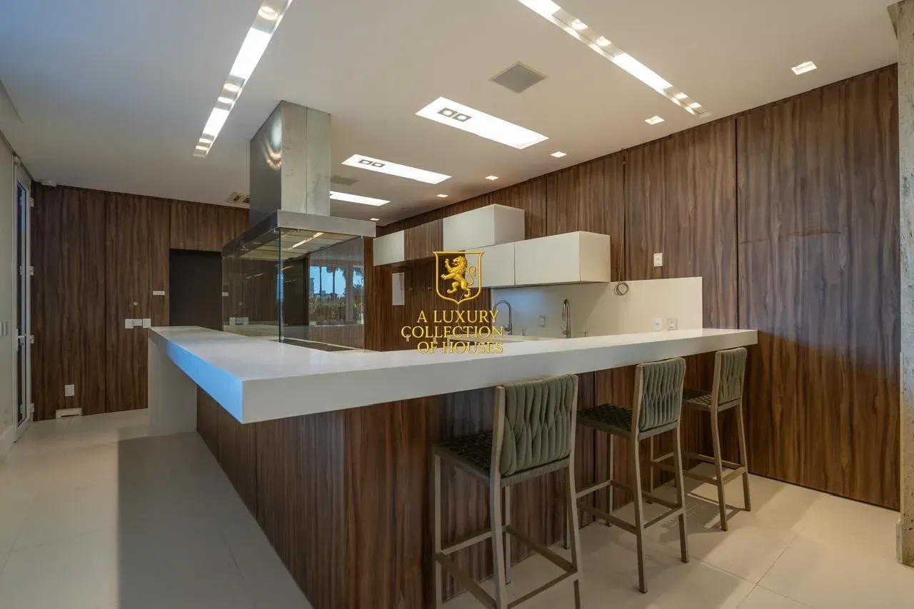 House with 27 bedrooms and 16 bathrooms — photo 14