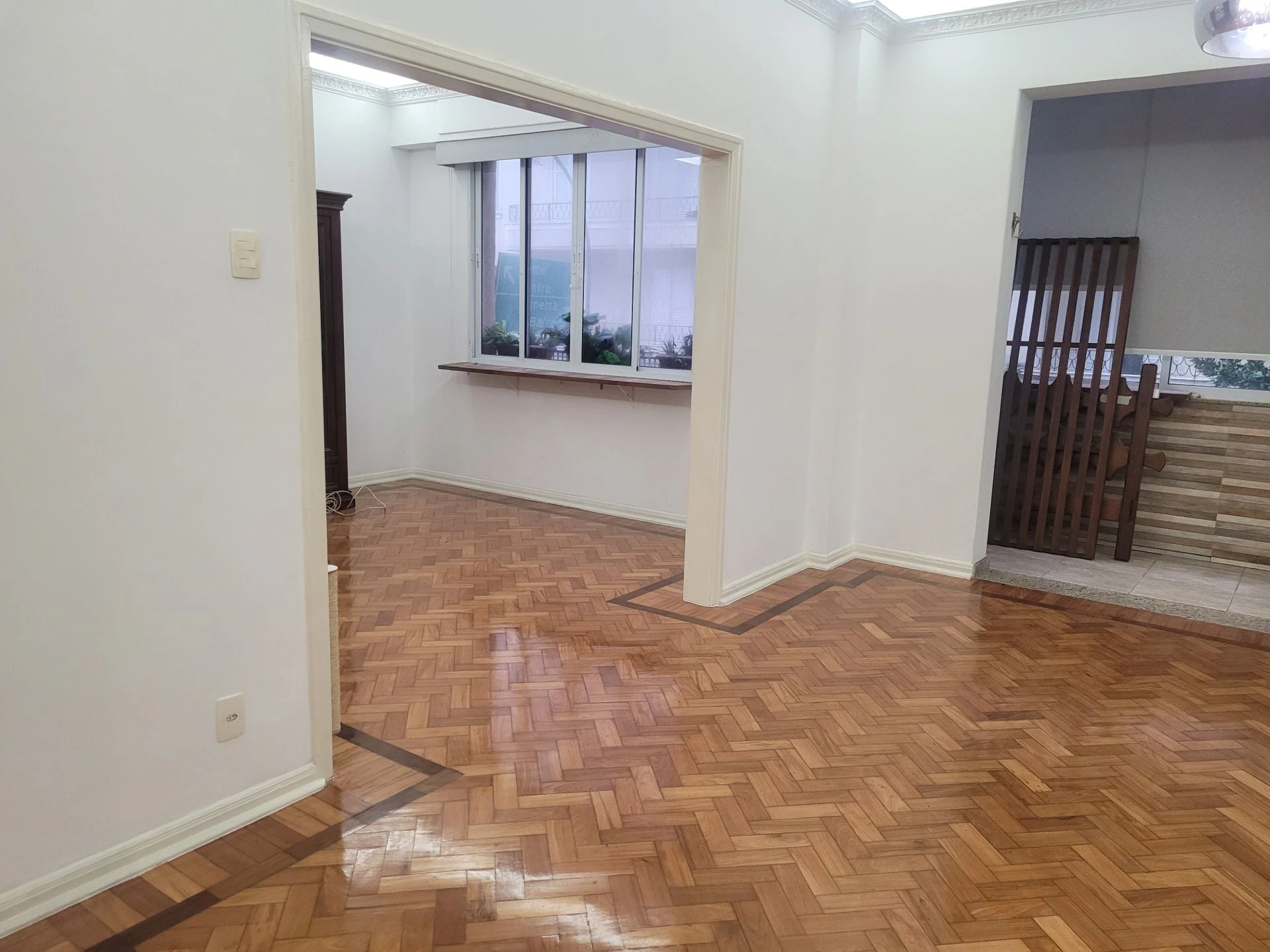 Furnished apartment, 120 m², with wood or laminate floors — photo 3