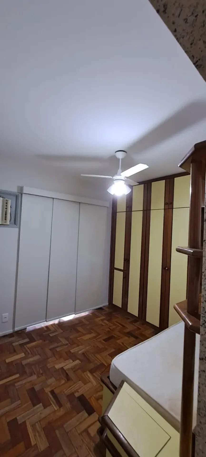Wood or laminate floors in a 2-bedroom apartment, 88 m² — photo 9