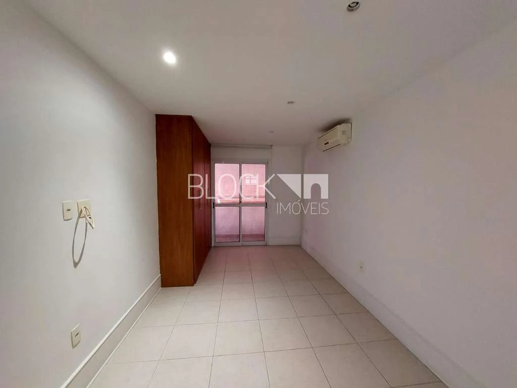 Cobertura com 3 suítes e 270 m² com 4 vagas — photo 9