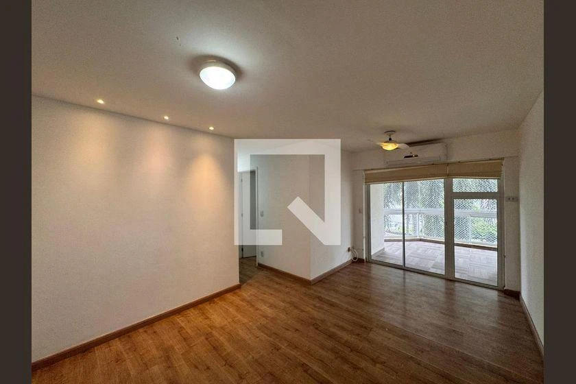 2-bedroom 87 m² apartment with parking and enclosed balcony