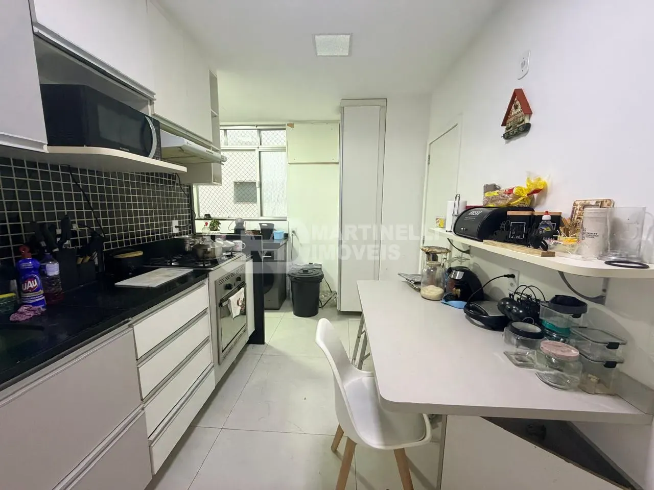 Walk-in closet in a 4-bedroom apartment, 168 m² — photo 12