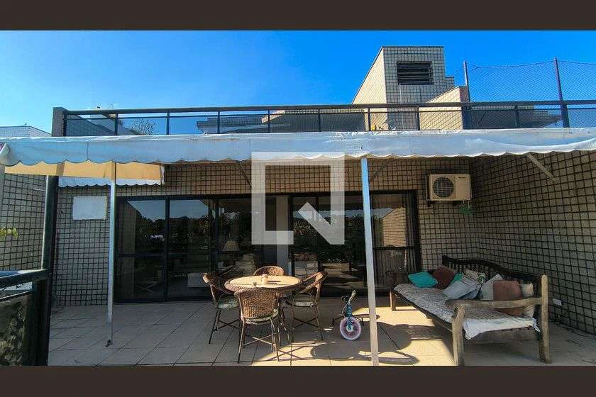 Top-floor duplex with 326 m², 5 bedrooms and 3 parking — photo 13