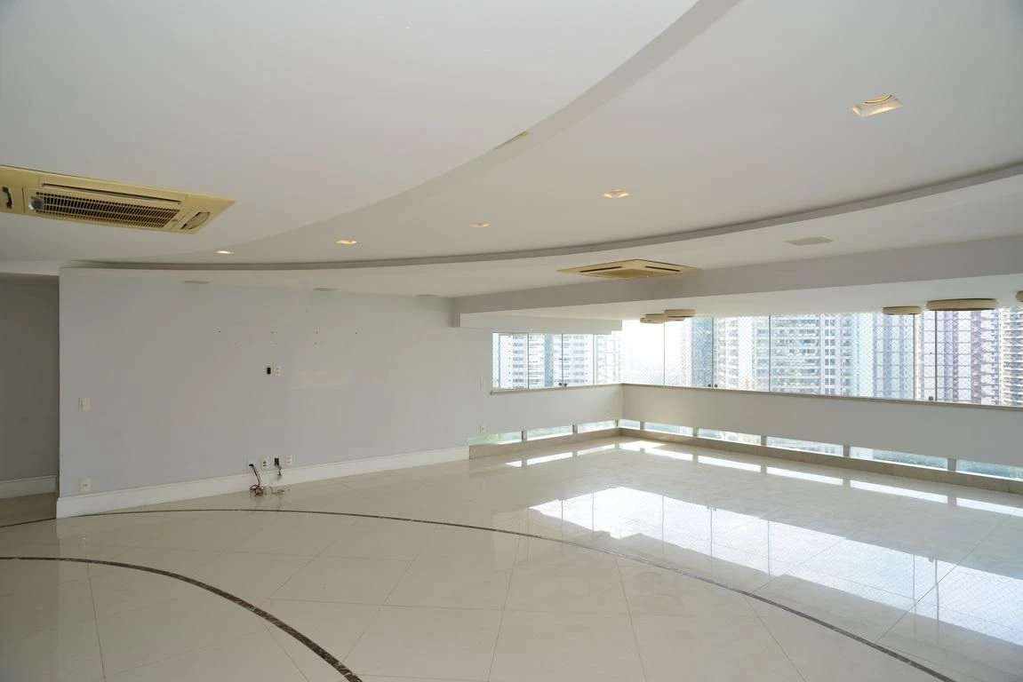 Ванна та 4 спальні: квартира 300 м² — photo 15