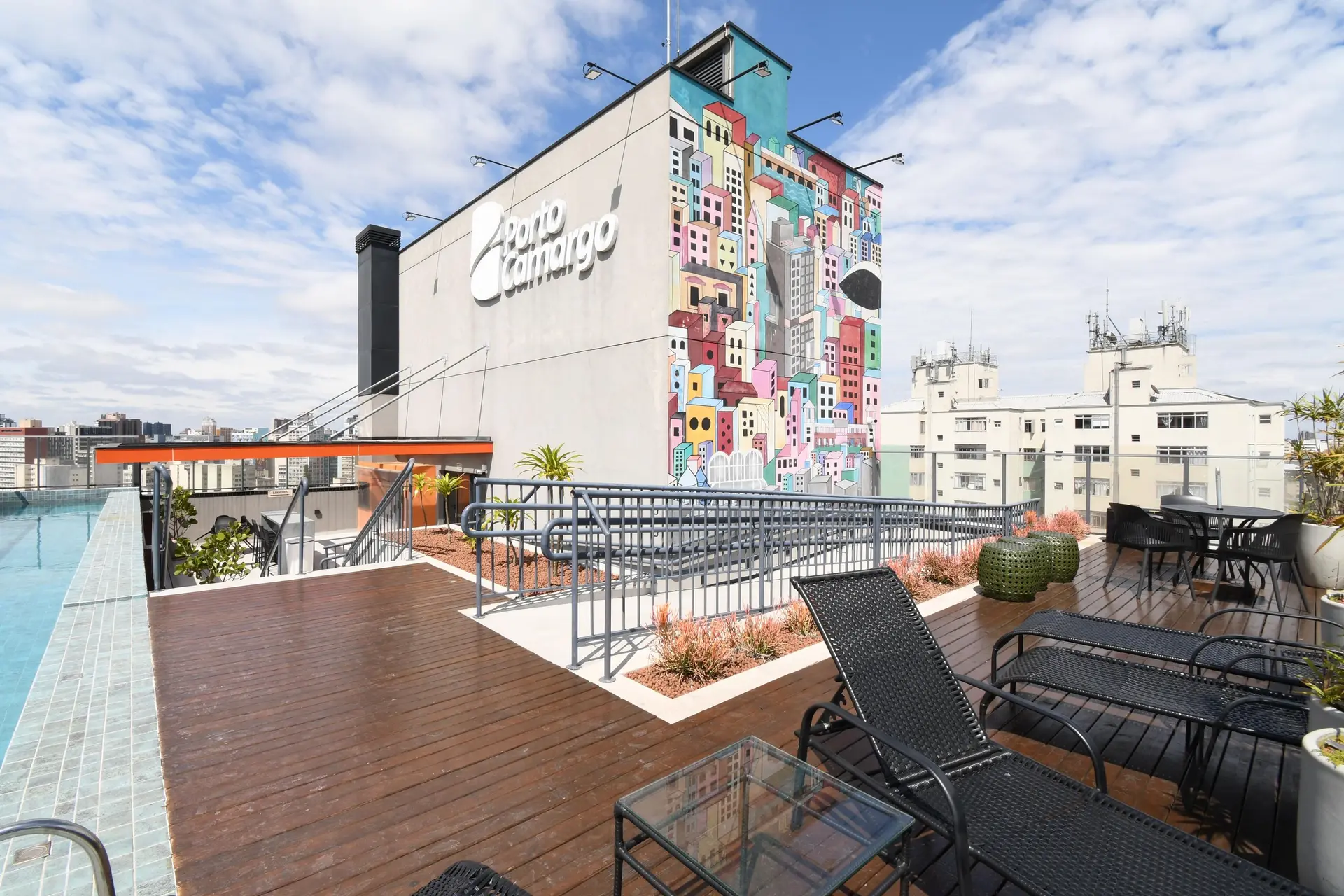 Furnished studio, 25 m², with floor-to-ceiling windows — photo 3