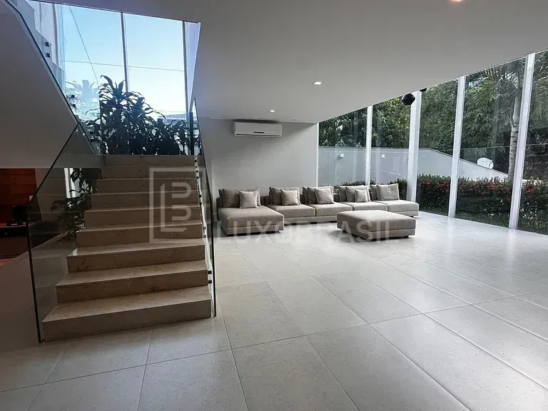 Casa moderna com 3 quartos e 5 vagas de garagem — photo 13