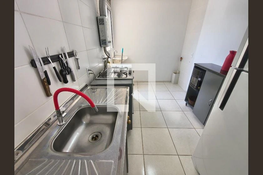 Apartamento mobiliado de 2 quartos em condomínio com piscina — photo 21