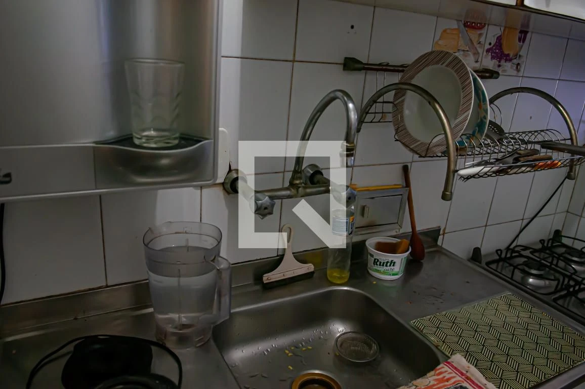 Furnished 2-bedroom apartment with enclosed kitchen and balcony — photo 16