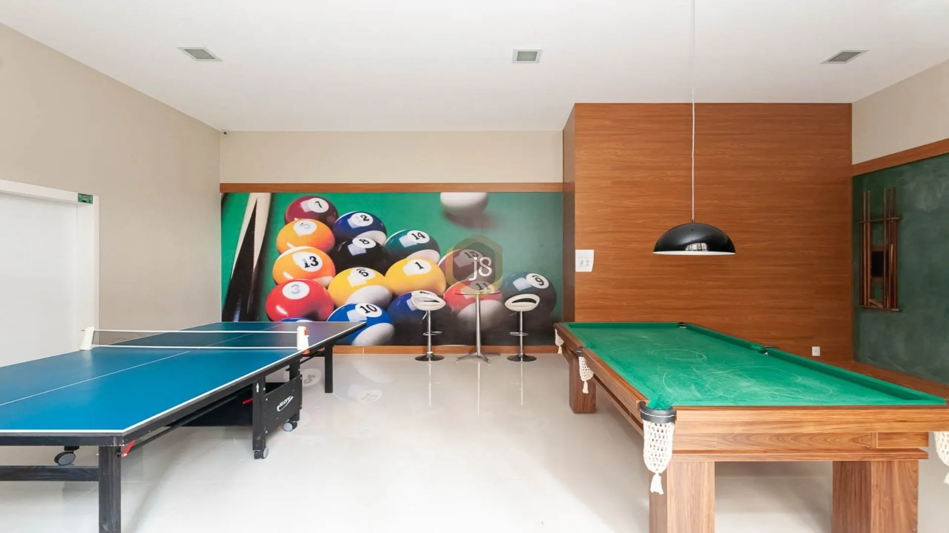 Apartment with 4 bedrooms and a private BBQ — photo 23