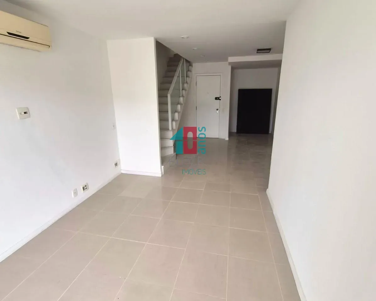 Apartment, 203 m², with a glass-enclosed balcony — photo 8