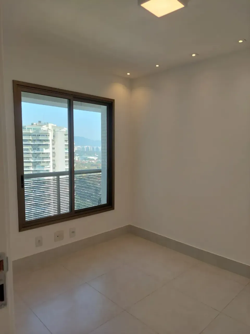 4-bedroom apartment with a water view in Rio de Janeiro — photo 13