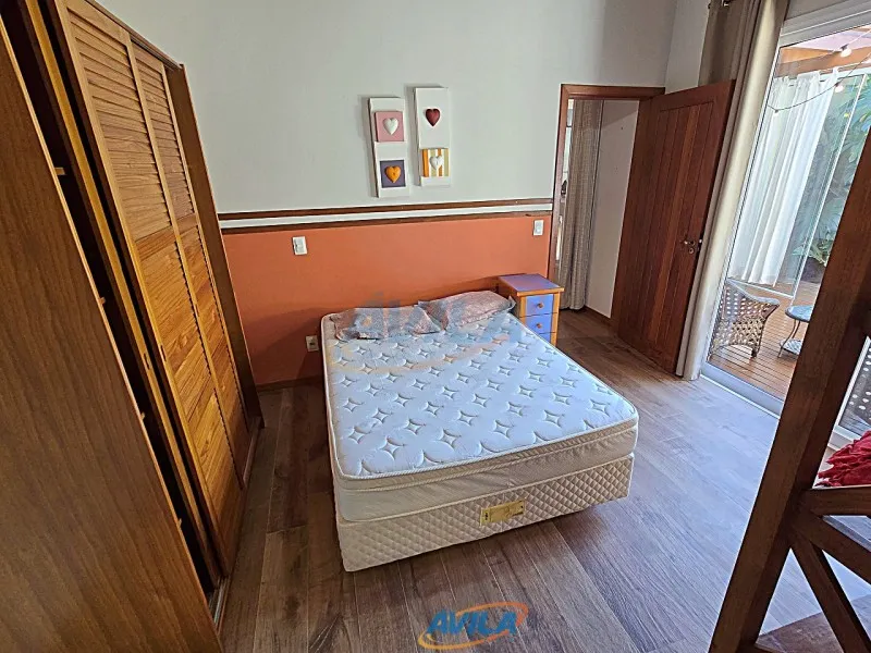 Casa mobiliada com 4 quartos e cozinha em conceito aberto — photo 18