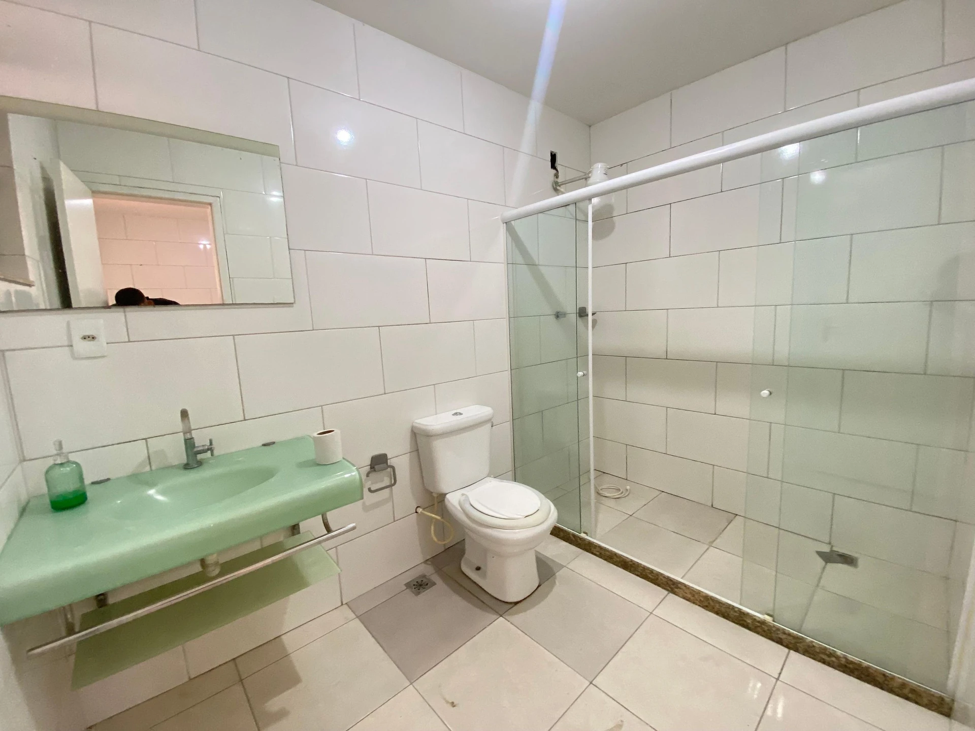 House with 2 bedrooms and a glass-enclosed shower — photo 38