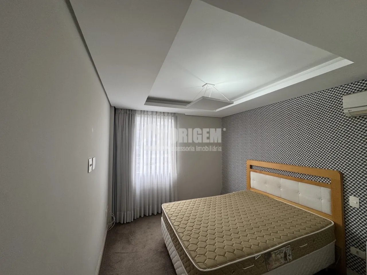 Apartamento de 2 habitaciones con balcón acristalado — photo 16