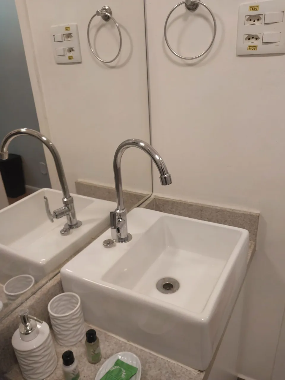1-bedroom apartment with gas stove kitchenette — photo 6