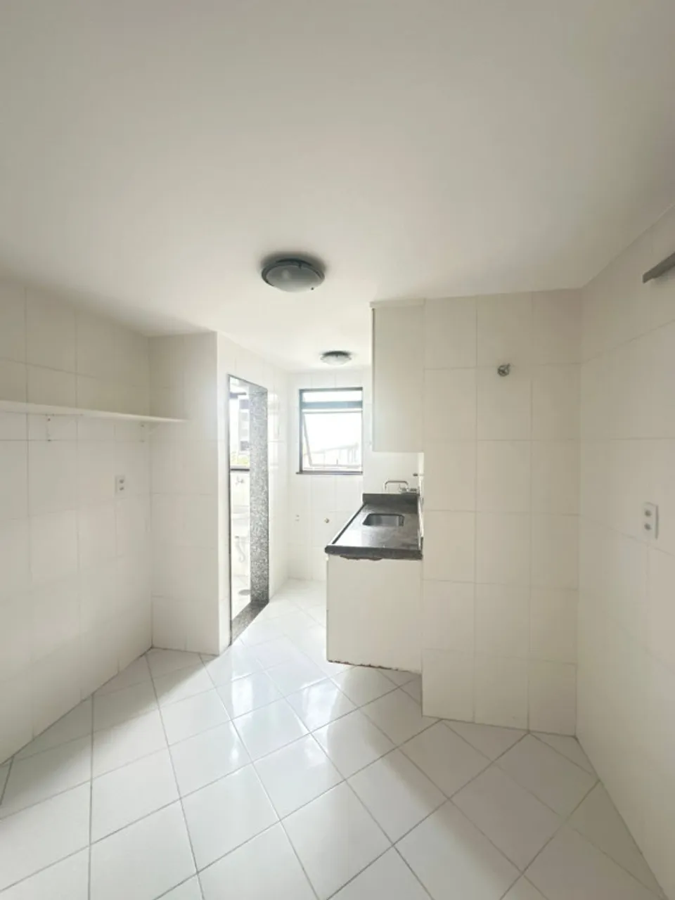 3-bedroom apartment with a separate kitchen and stove — photo 8