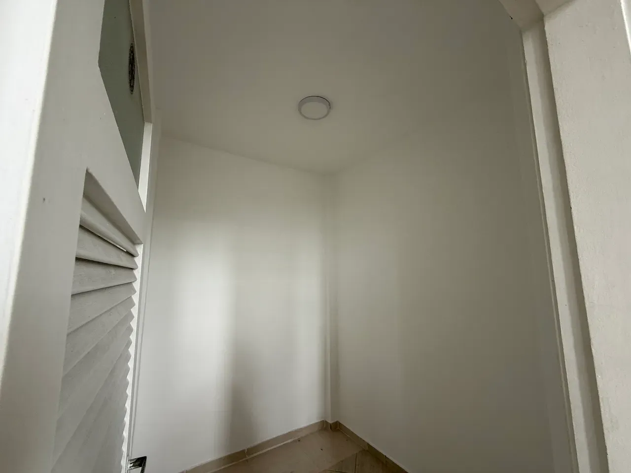 94 m² unfurnished apartment with 3 bedrooms and 2 baths — photo 26