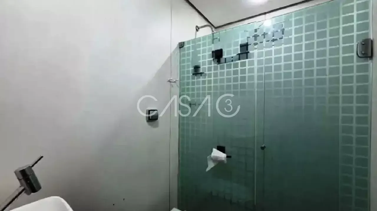 190 m² apartment with a walk-in closet and a water view — photo 22