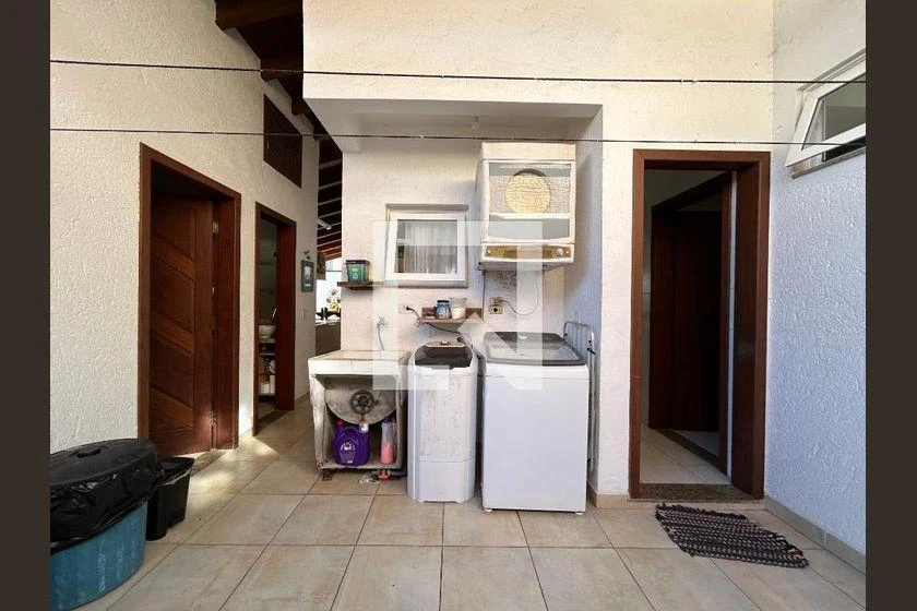 Furnished 284 m² house with 4 bedrooms and balcony — photo 44