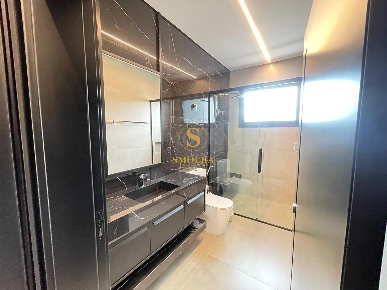 Меблированный дом 645 м² с 5 спальнями и 7 санузлами — photo 35
