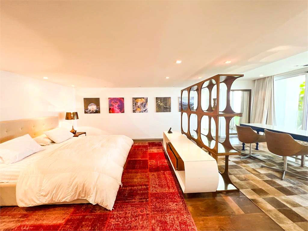 Furnished house with 5 en-suite rooms and 918 m² — photo 9