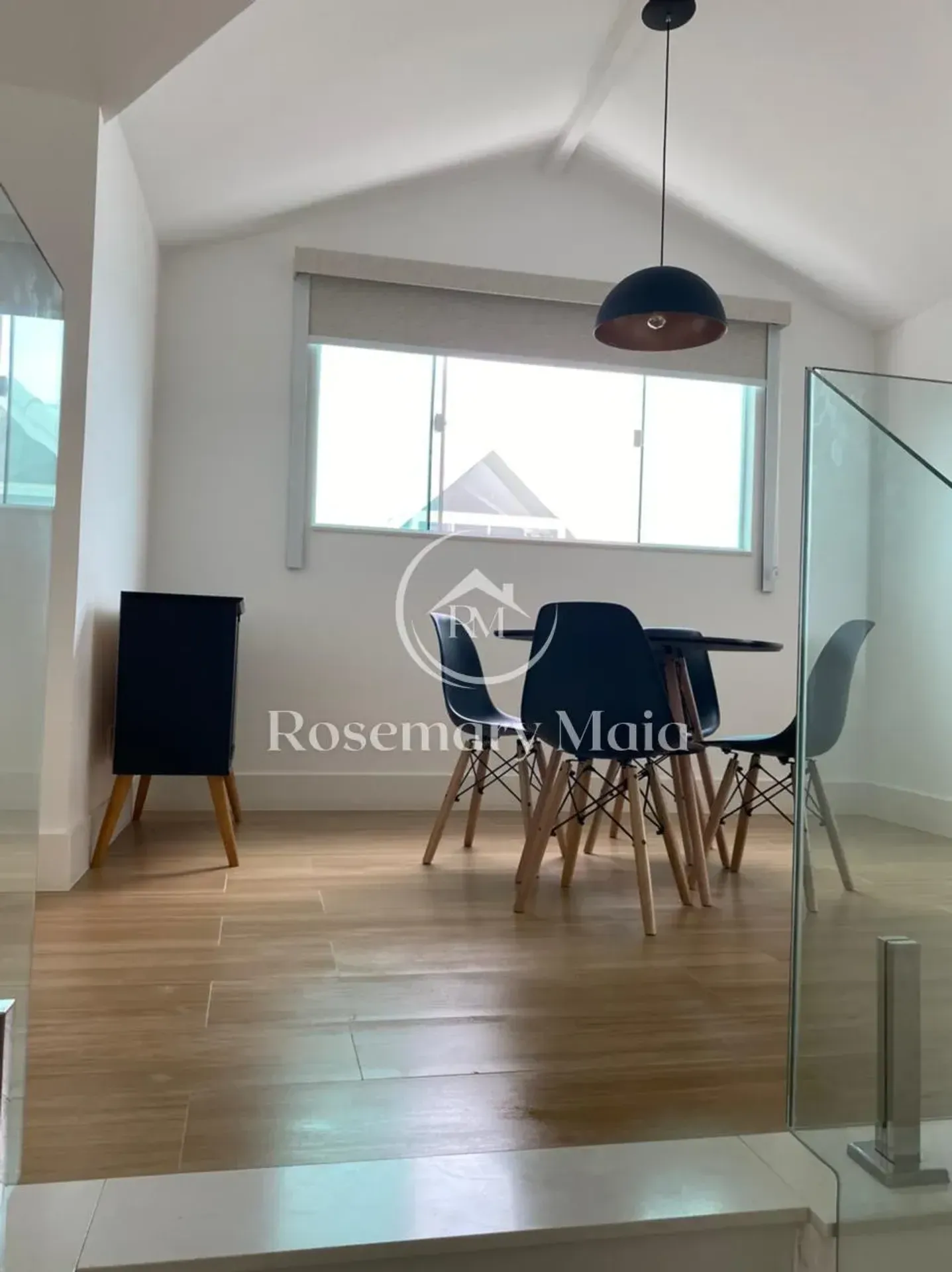 Furnished house with 4 bedrooms and 360 m² — photo 41