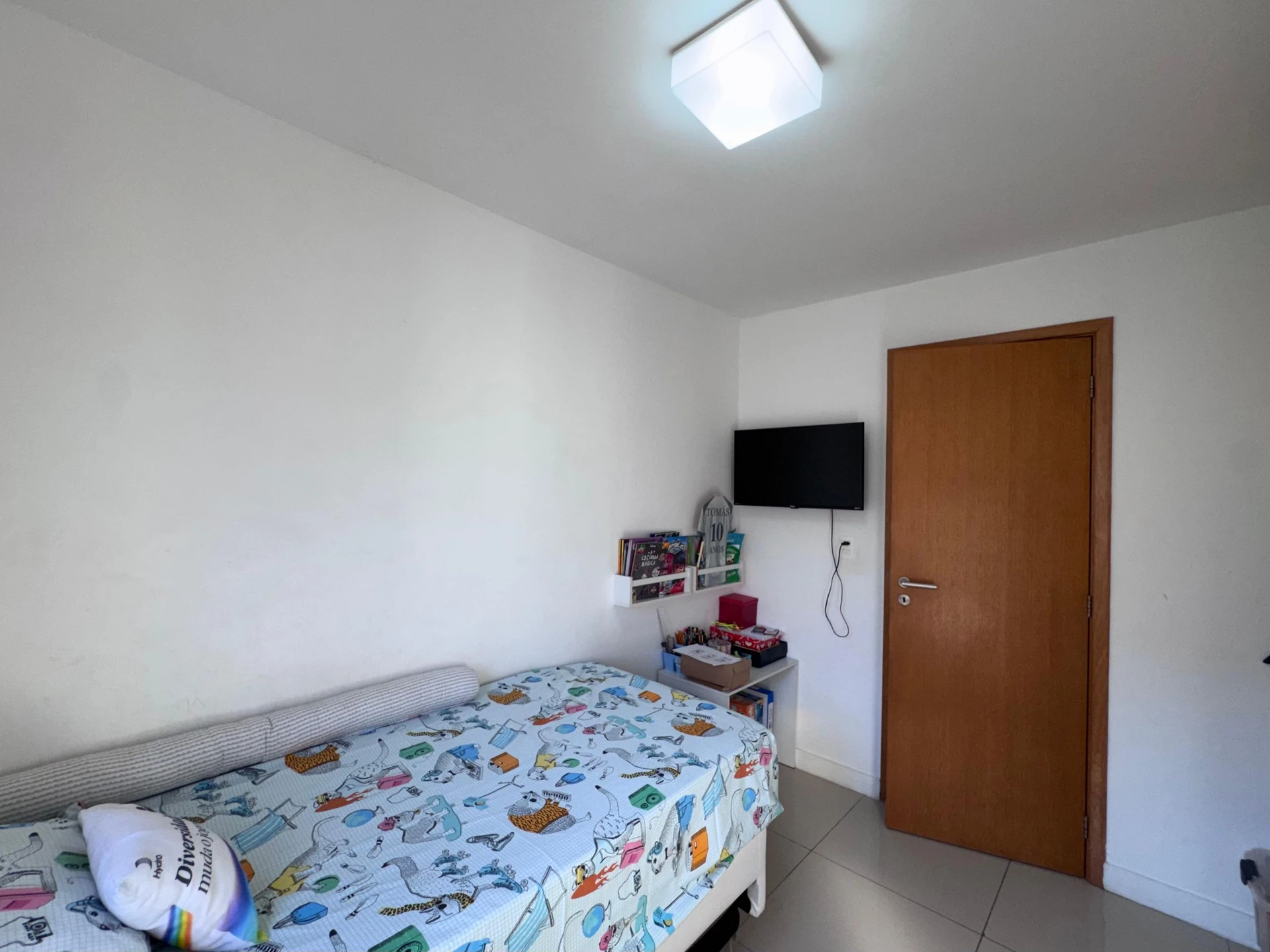 4-bedroom apartment with a glass-enclosed balcony — photo 44