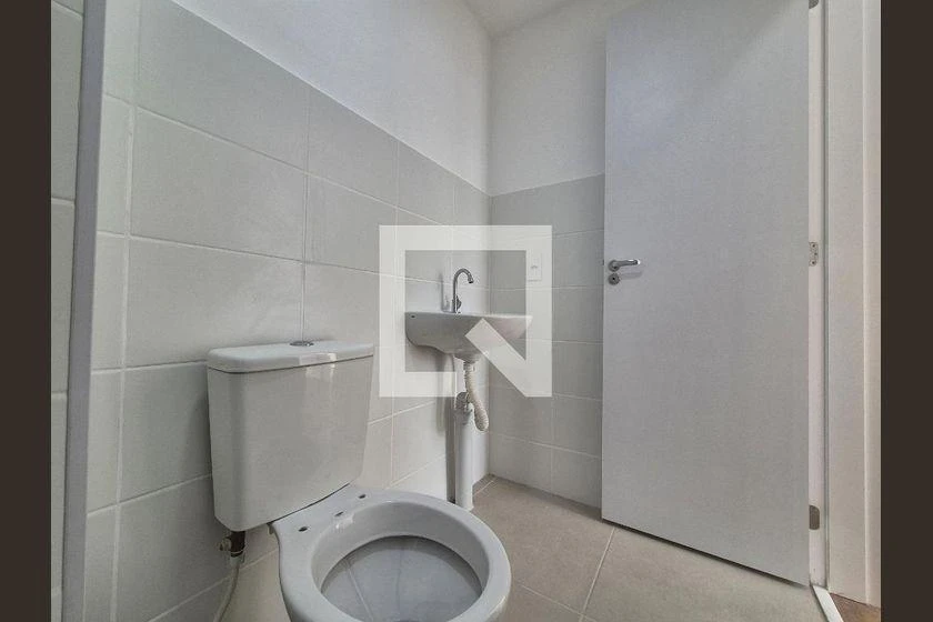Glass-enclosed balcony in a 2-bedroom apartment, 55 m² — photo 32