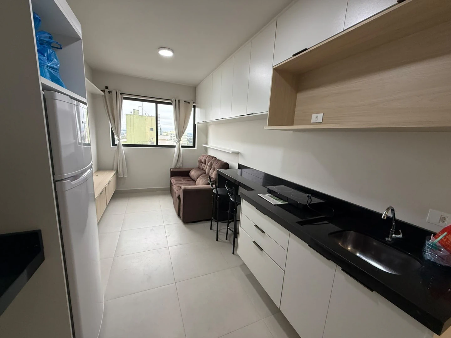 Furnished 1-bedroom apartment with 26.9 m² and parking — photo 9