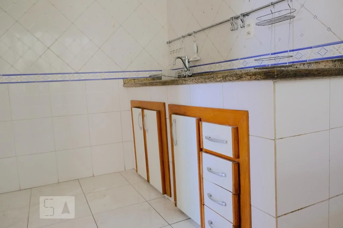 Apartamento sem mobília com cozinha separada e lavanderia — photo 7