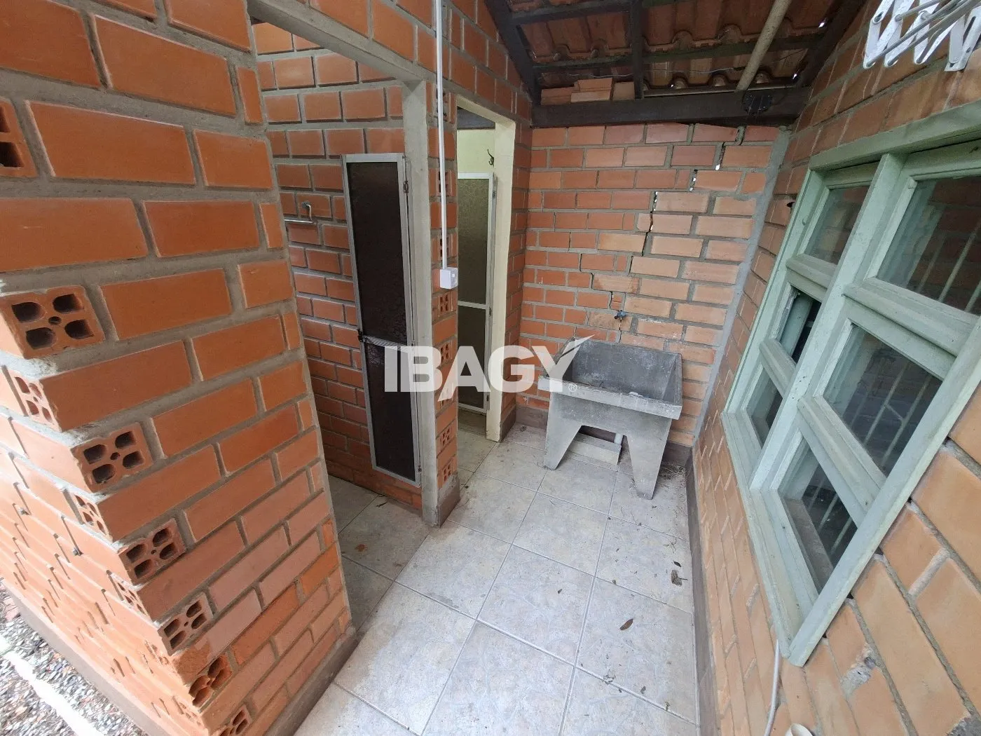 4-bedroom house with a mountain view — photo 22