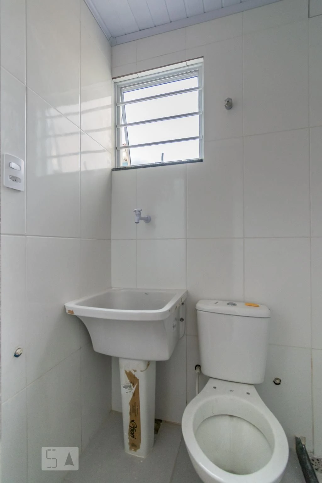House with 1 bedroom and a balcony, 2 bathrooms — photo 4