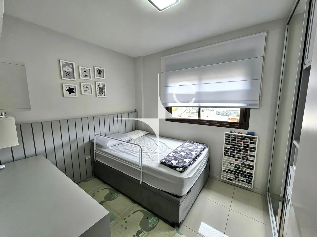 Apartment on the 4th floor with a glass-enclosed balcony — photo 12