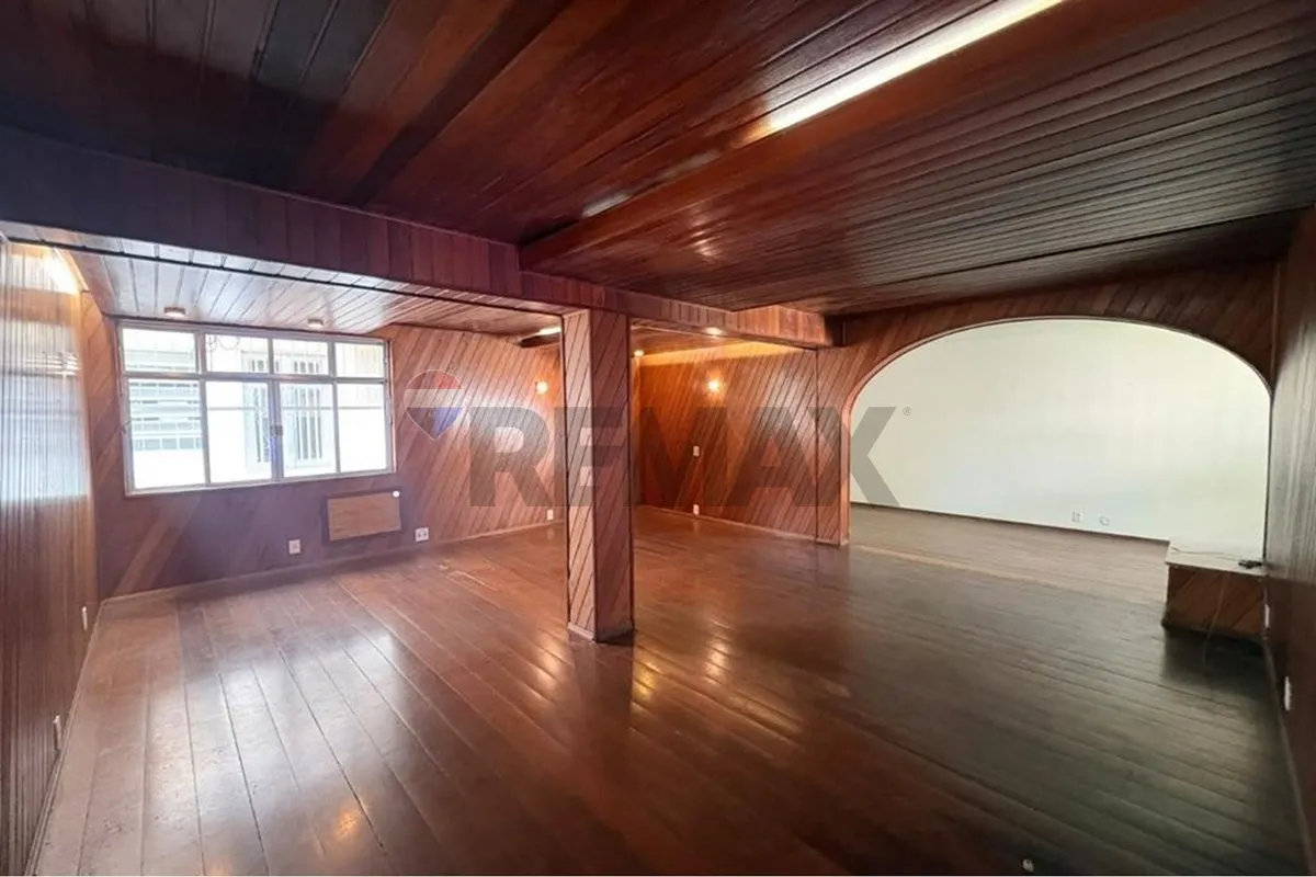 Casa de 4 quartos com banheira, Jardim Guanabara