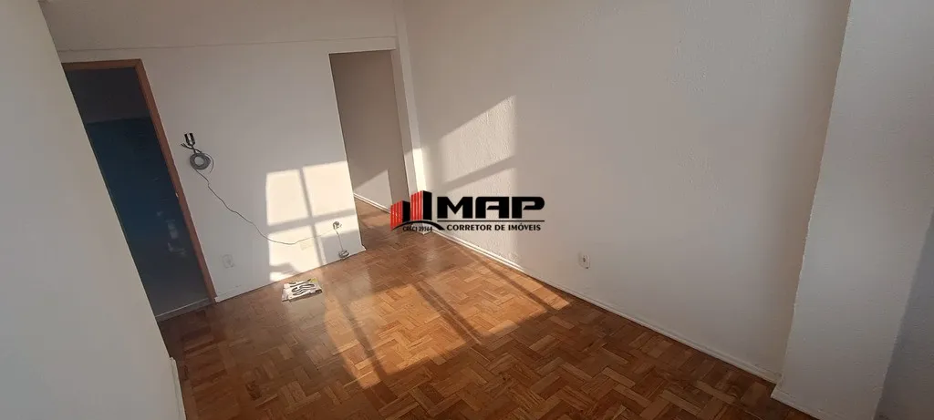 2-bedroom apartment with a compact kitchen and stove — photo 4
