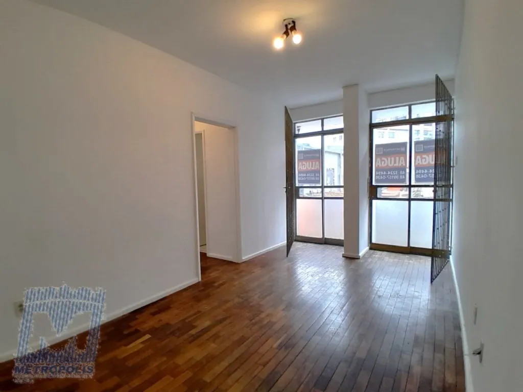 Apartamento de 61 m² con 2 dormitorios y balcón — photo 2