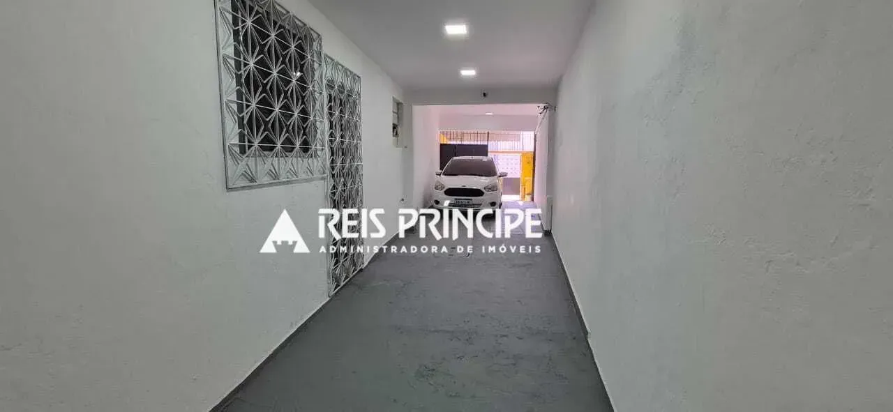 Unfurnished 200 m² house with 5 bedrooms and a balcony — photo 10