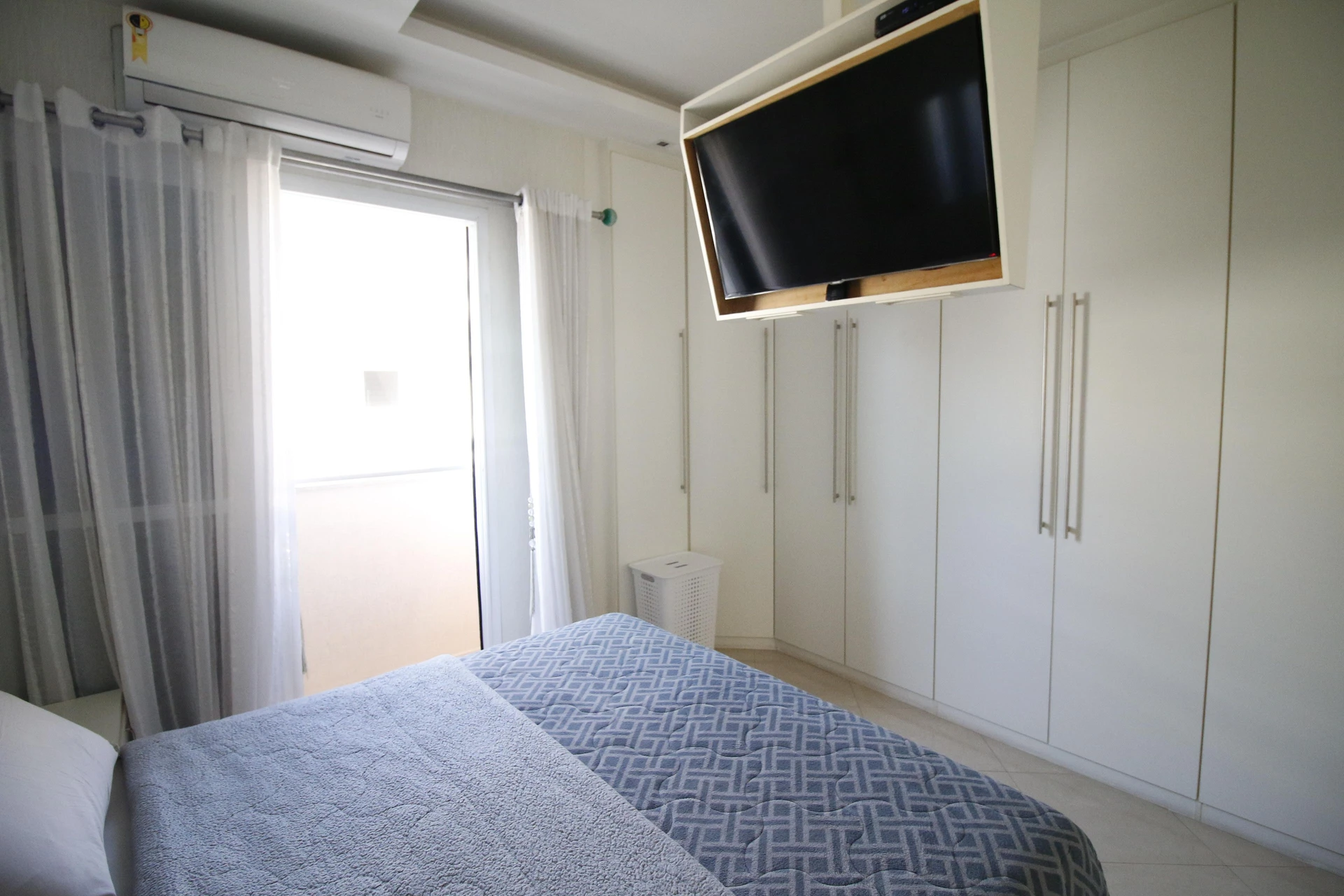 Furnished house, 230 m², with a glass-enclosed balcony — photo 42