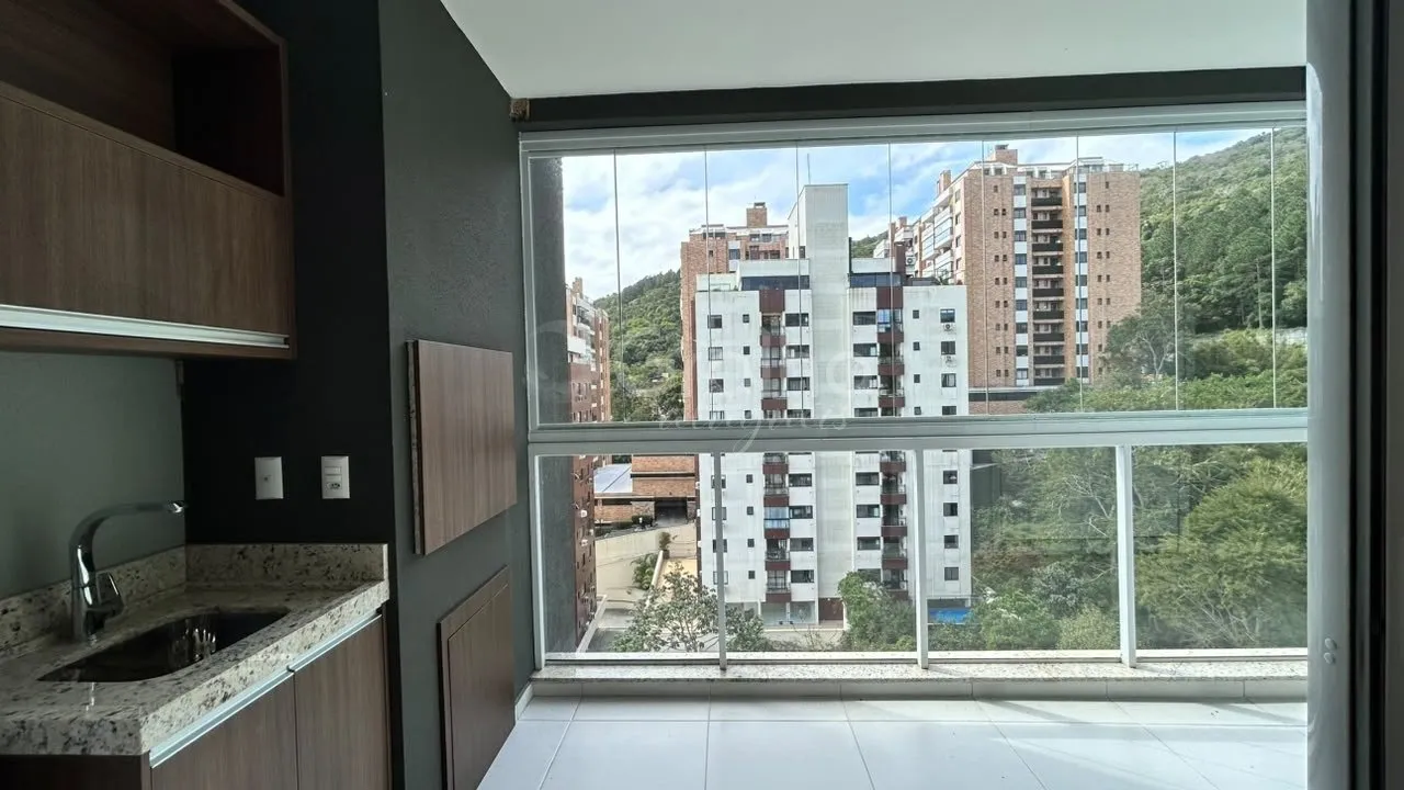 Furnished apartment, 119 m², with floor-to-ceiling windows — photo 10