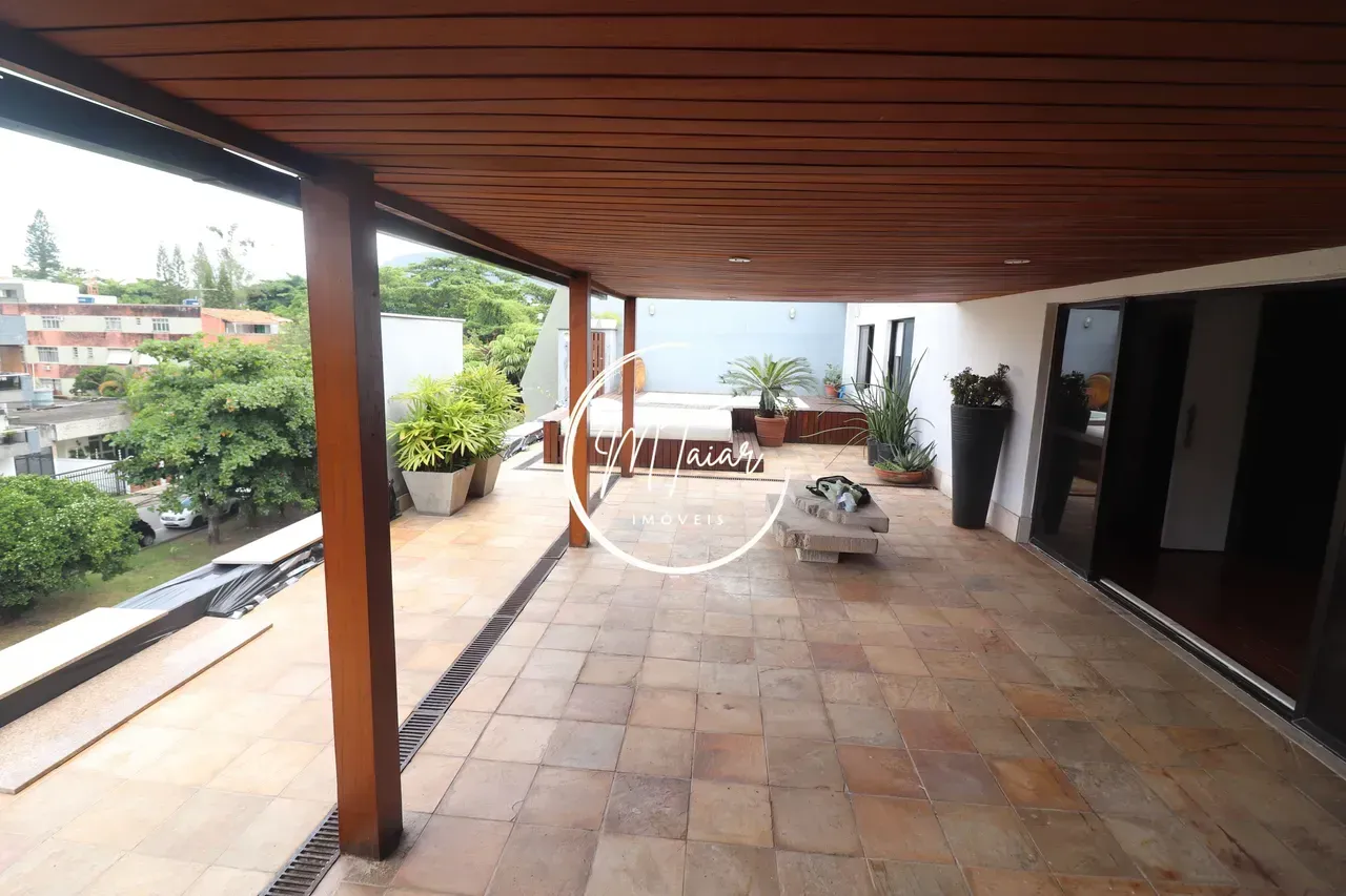 323 m² apartment with 4 bedrooms and 5 bathrooms — photo 4